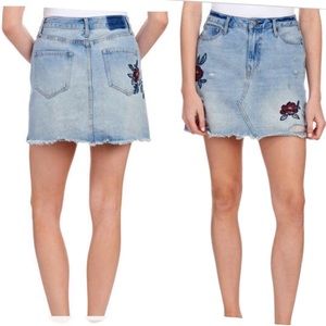 Coco+Jaimeson Embroidered Raw Hem Jean Skirt Size 29